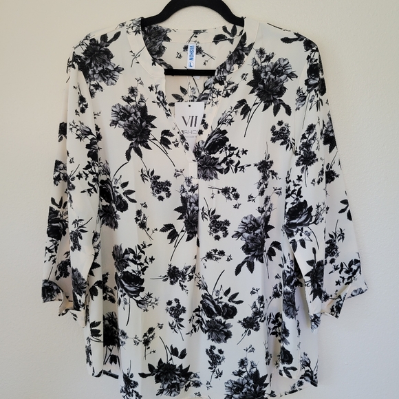 2 Pretty Career Blouses Size L in Green and Cream - Picture 2 of 10